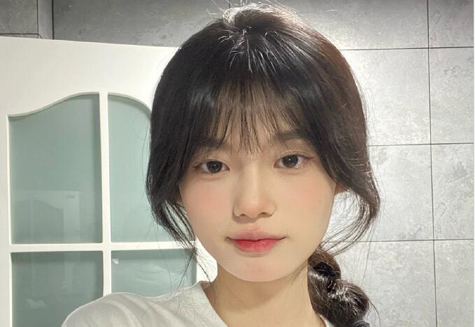 粉嫩韓國(guó)學(xué)妹妝，快和廣西彩妝造型學(xué)校學(xué)起來(lái)