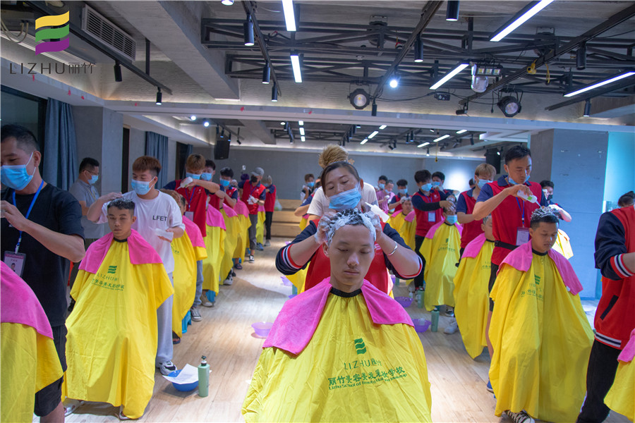 如何正確養(yǎng)發(fā)？廣西美發(fā)培訓學校給你上課