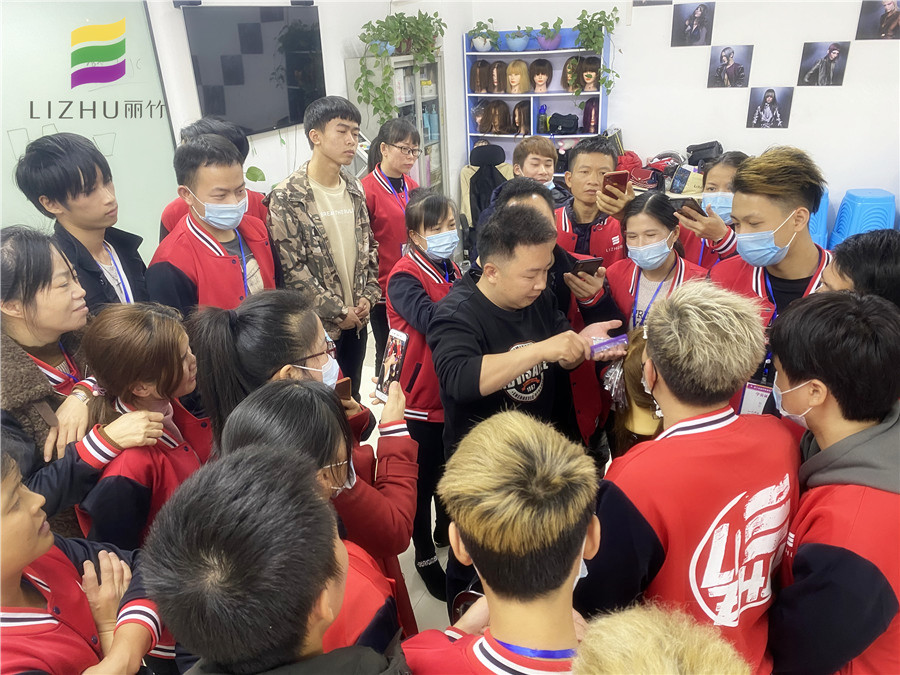 染發(fā)一定要用雙氧奶嗎？南寧美發(fā)培訓幫你解答