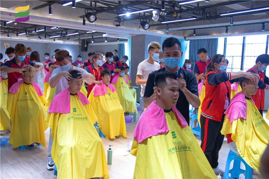 南寧美發(fā)學(xué)校哪家?guī)熧Y強(qiáng)？到麗竹美發(fā)學(xué)?？纯?>
								
								<span id=