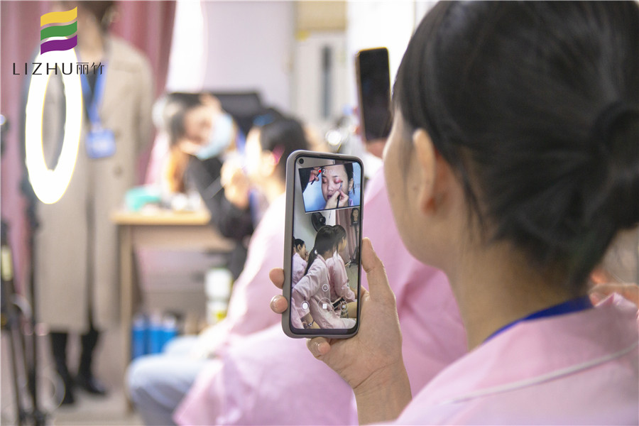 麗竹學(xué)校開展美容&化妝交換學(xué)習(xí)班