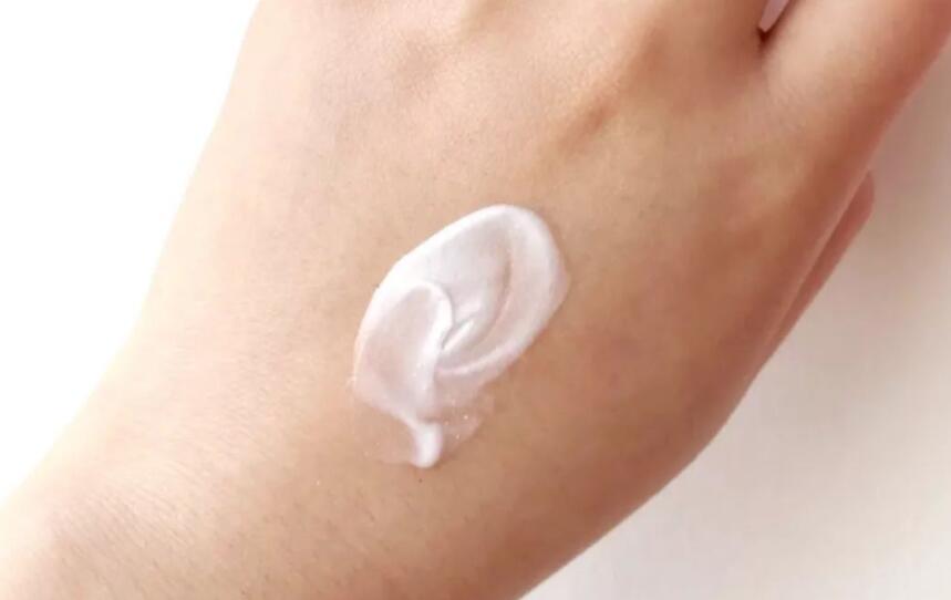 冬季手指開裂怎么辦？廣西美容護(hù)膚培訓(xùn)幫你