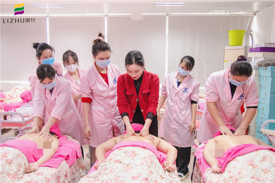 背部疏通的好處，廣西美容養(yǎng)生培學(xué)校告訴你