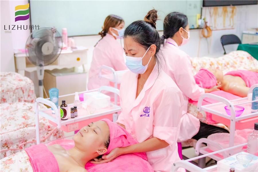 你為什么要做肩頸護(hù)理？南寧專業(yè)美容培訓(xùn)幫你分析