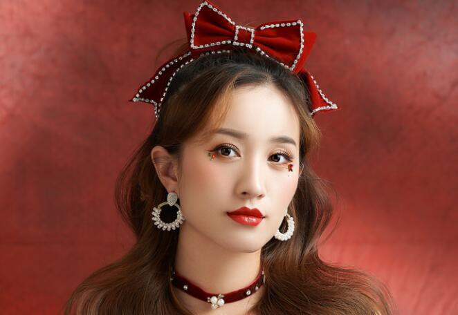 甜美約會妝教程，南寧化妝培訓(xùn)專業(yè)分享