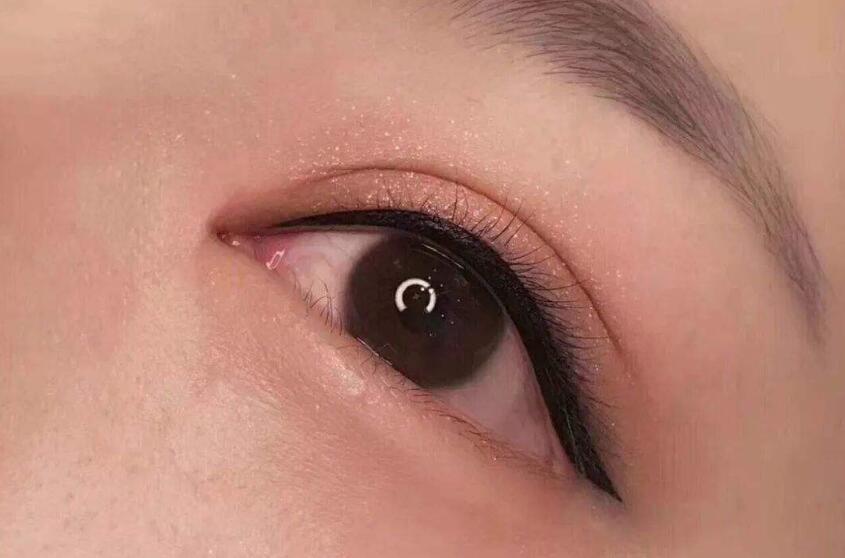 美瞳線多久會反色？廣西紋繡培訓學校幫你分析