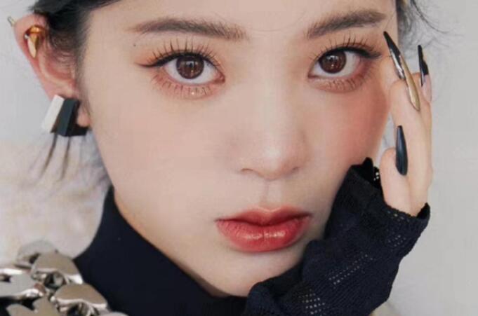 學(xué)小鹿感財閥千金”仿妝，知南寧學(xué)化妝哪家?guī)熧Y強_