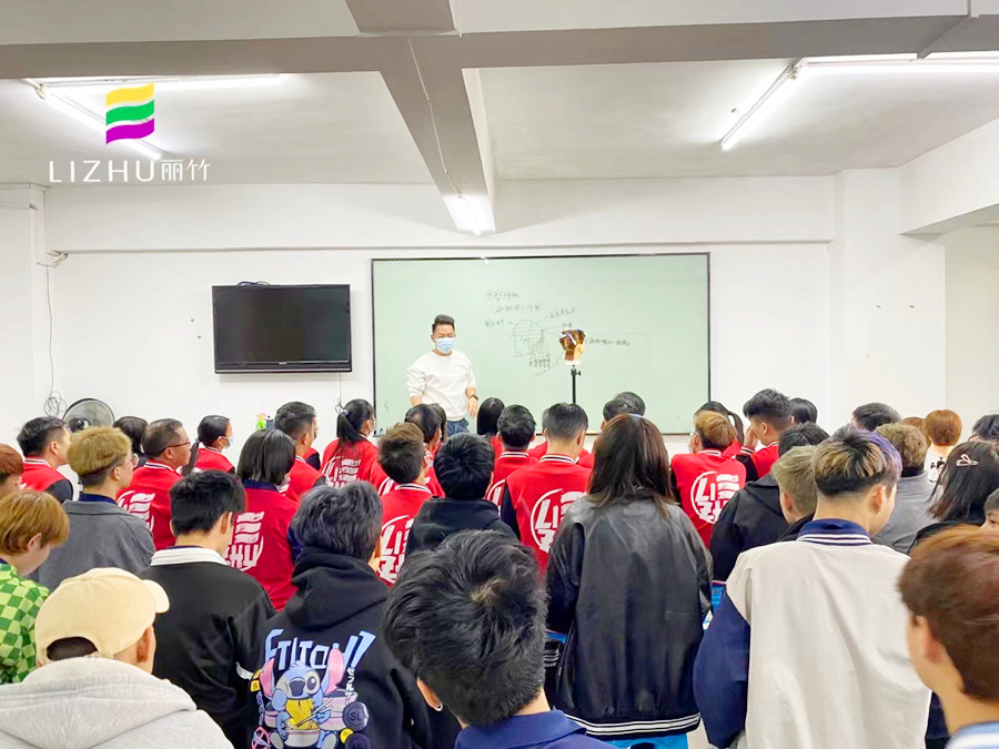 美發(fā)方形堆積注意事項，廣西美發(fā)師培訓(xùn)班課程教授