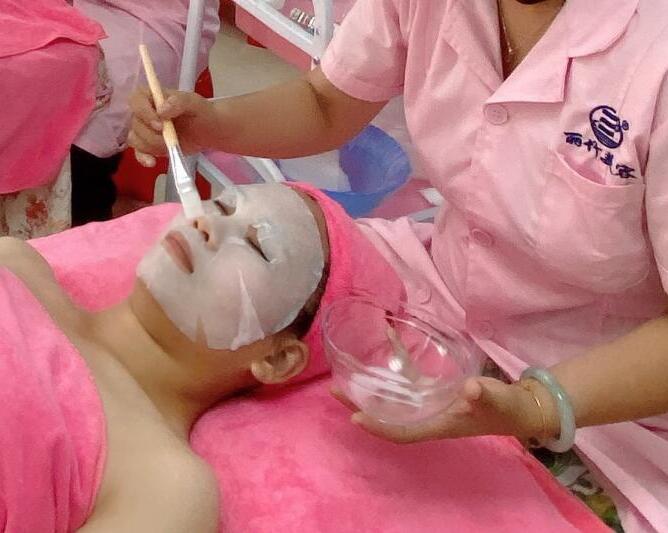 冬日皮膚補水-濕敷的步驟，南寧有實力的美容培訓(xùn)分享