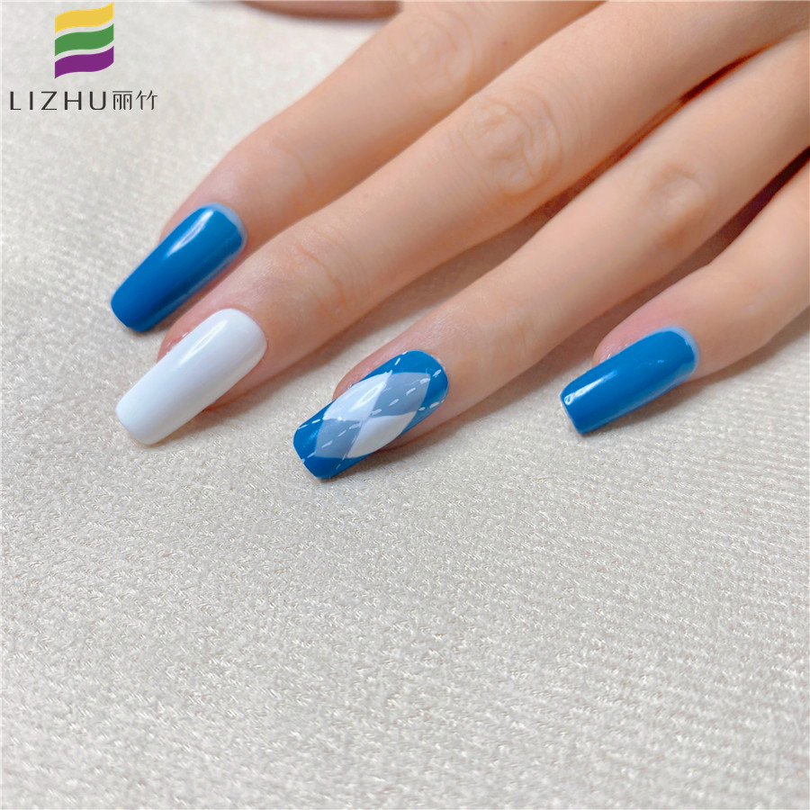 格紋撞色美甲 |  實力展示南寧學(xué)美甲要去哪里進(jìn)修