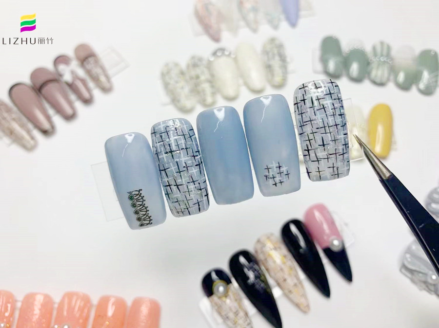 名媛小香風(fēng)美甲，廣西南寧美甲學(xué)校學(xué)員作品