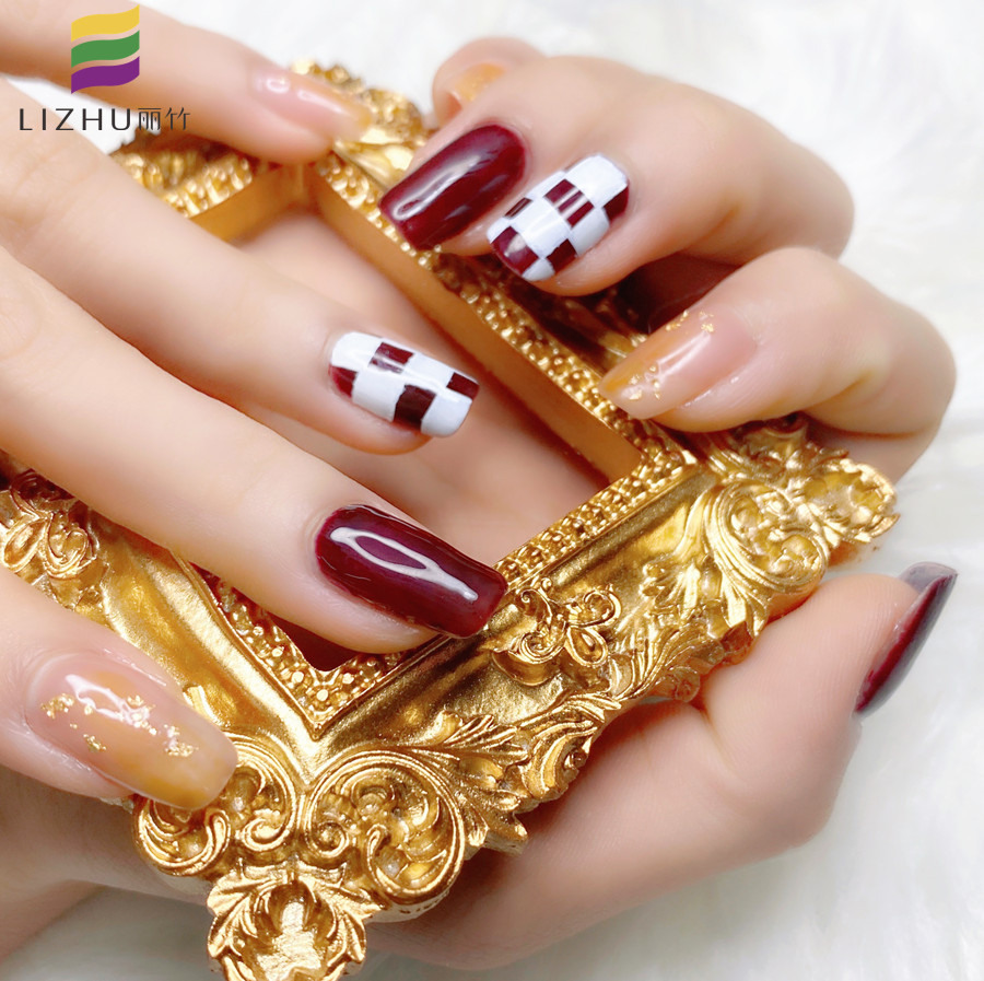 廣西網(wǎng)紅美甲學(xué)習(xí)：棋盤(pán)美甲