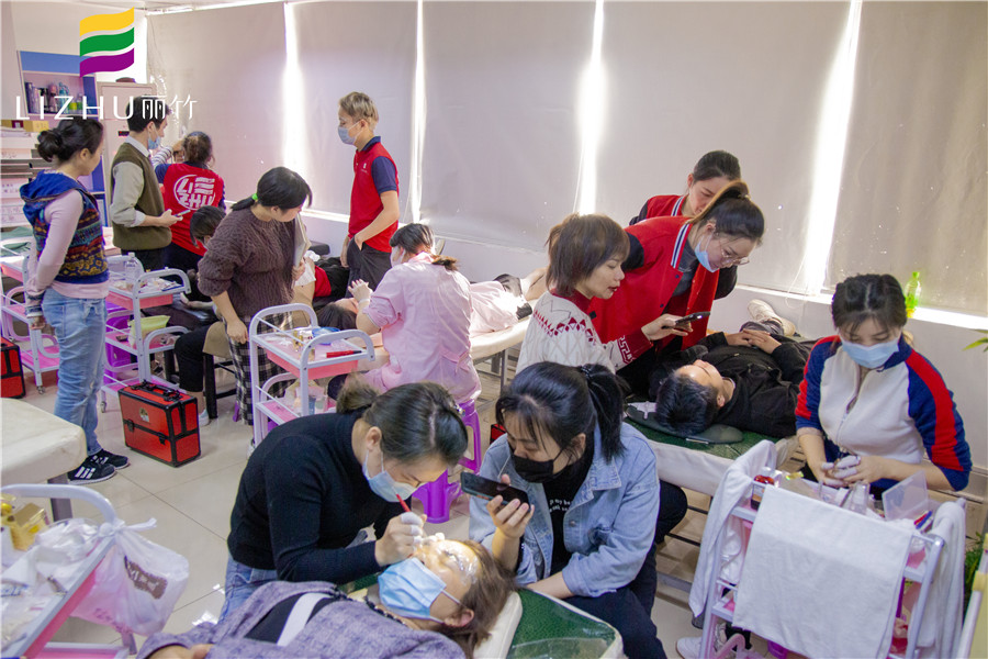 南寧哪里可以學(xué)紋繡？麗竹5月紋繡培訓(xùn)歡迎你