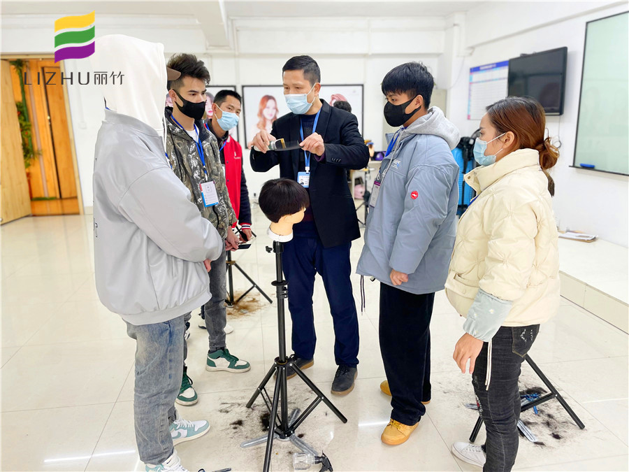 南寧零基礎(chǔ)可以學(xué)美發(fā)嗎？麗竹學(xué)校無門檻報(bào)名