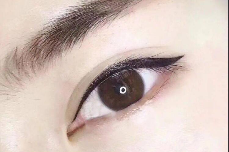 美瞳線技巧，南寧紋繡培訓(xùn)班找到啦