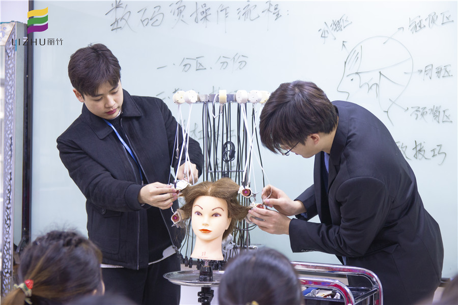 數(shù)碼燙操作流程，學燙染到麗竹學校