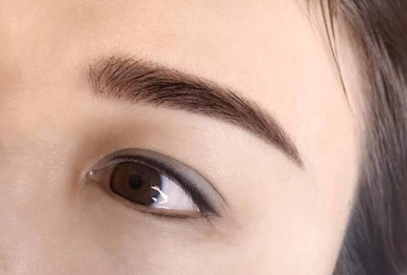 南寧學(xué)紋眉：天氣熱適合做眉毛嗎？