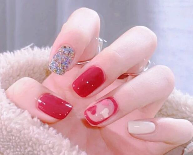 玫粉色美甲，廣西美甲學(xué)校帶你感受初戀的味道
