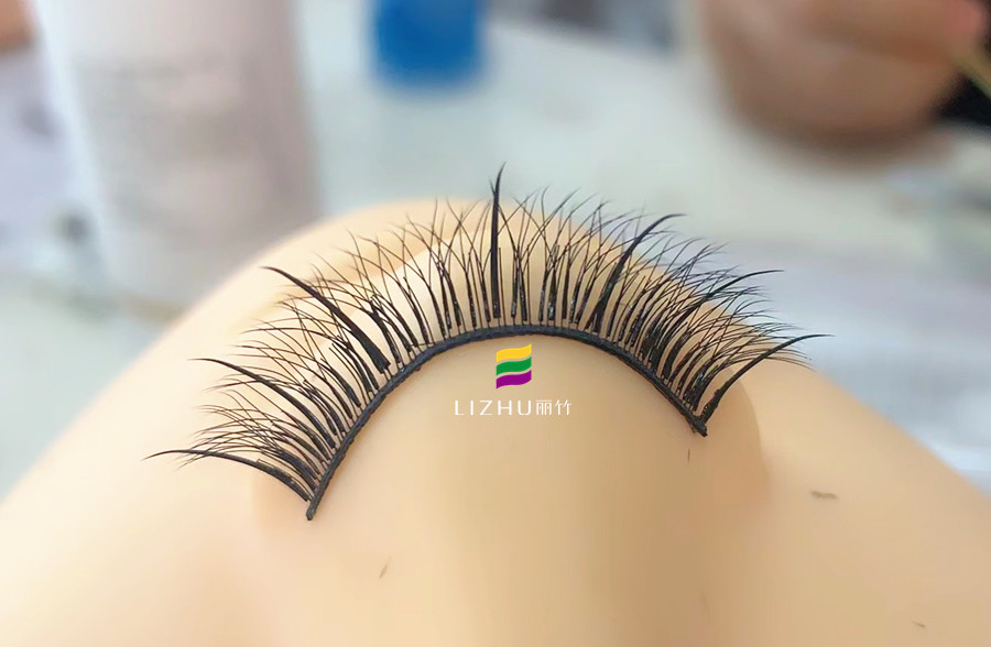 假人頭練習(xí)美睫技巧，廣西專(zhuān)業(yè)美睫課程