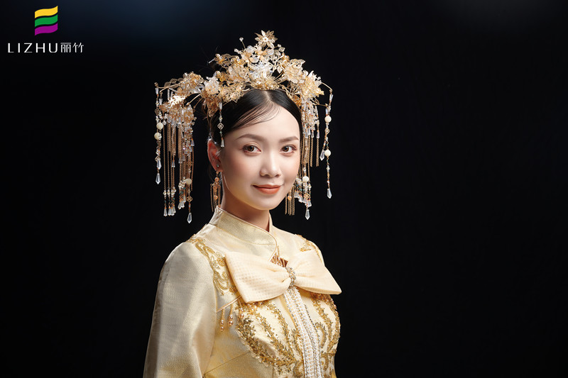 新中式新娘造型，演繹別樣中國(guó)美