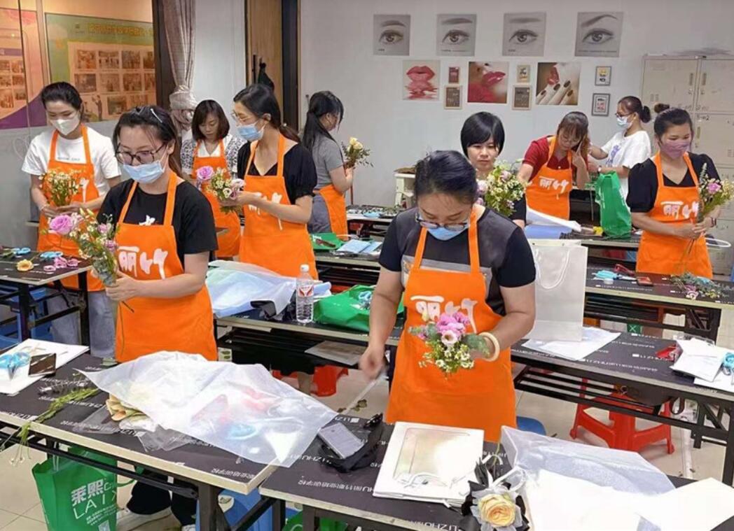 南寧花藝學(xué)校開班，浪漫席卷而來