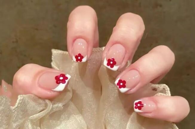 腮紅美甲圖片欣賞，南寧美甲職業(yè)培訓(xùn)學(xué)校推薦