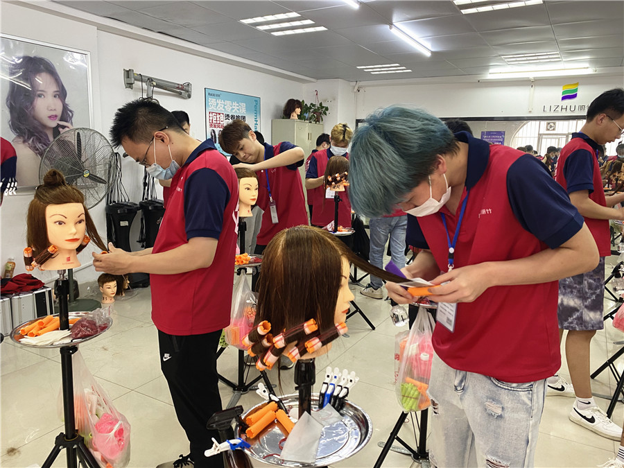 新手如何快速掌握標(biāo)準(zhǔn)杠？美發(fā)上杠技巧總結(jié)