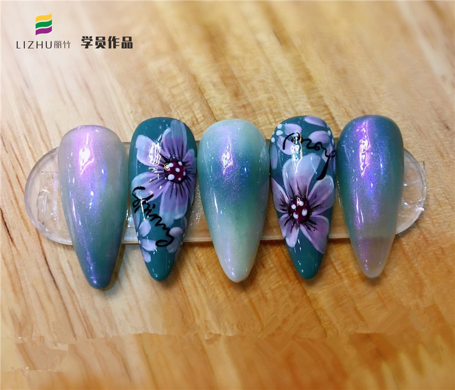 日式花卉美甲圖片，廣西南寧美甲培訓學員作品