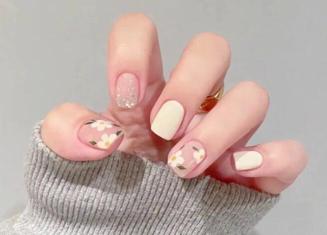 春夏黃皮顯白美甲，廣西美甲培訓(xùn)短期班推薦