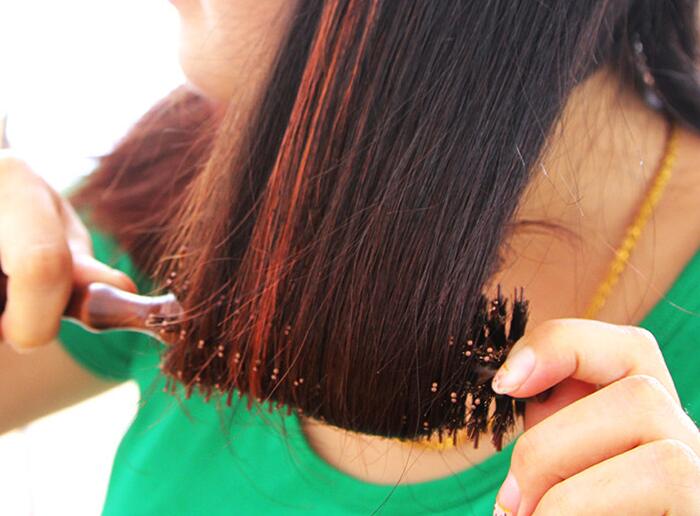 滾梳怎樣挑選？廣西美發(fā)學校專業(yè)講解