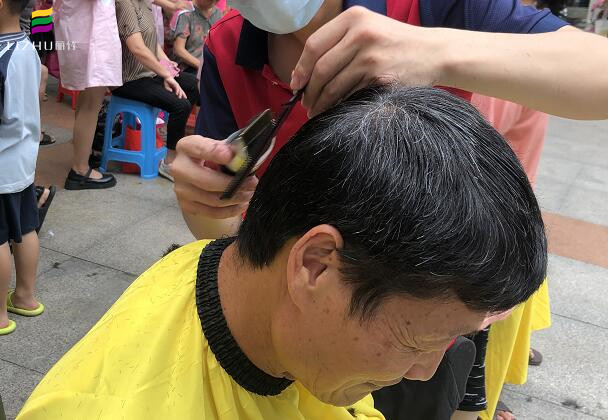 廣西美發(fā)理發(fā)學校：男士鬢角修剪的技巧