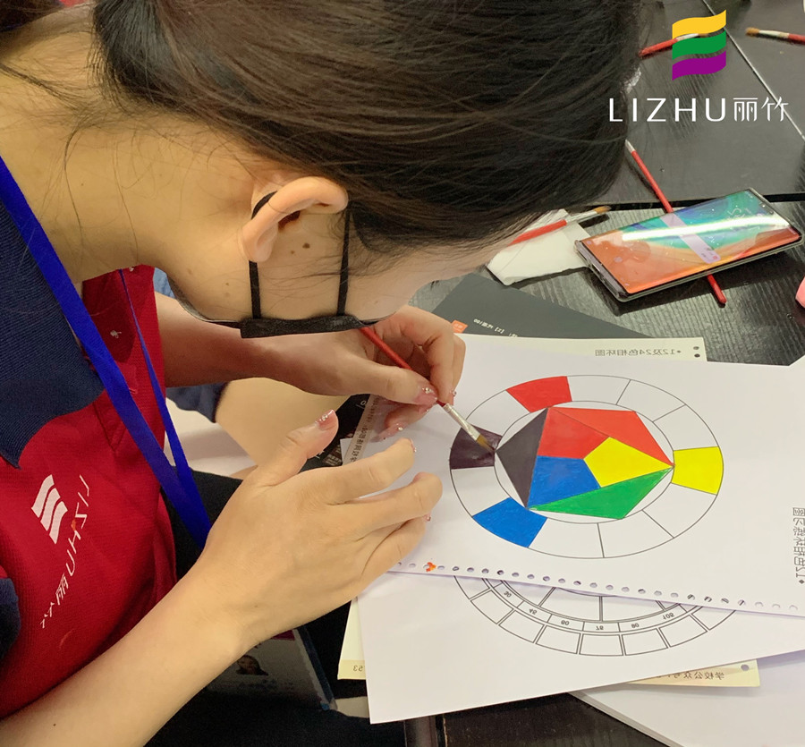 十二色環(huán)的組成結(jié)構(gòu)，南寧專(zhuān)業(yè)培養(yǎng)化妝師課程