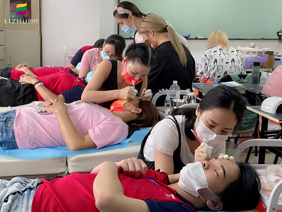 被舒緩膏灼傷處理的方法，廣西紋繡正規(guī)學(xué)校分享建議