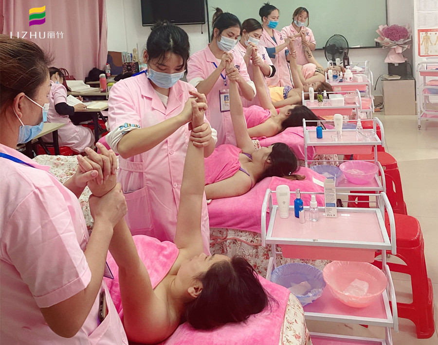 手指按摩手法，南寧美容正規(guī)學校分享手法