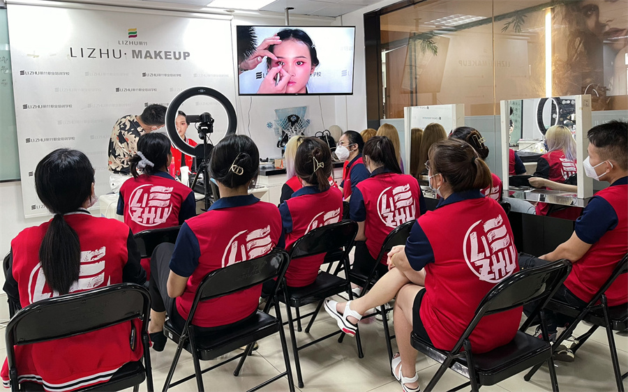 國風妝容造型課堂 ，都是復(fù)古回憶的味道