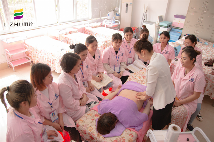 按摩腰部的好處，南寧美容美體養(yǎng)生學(xué)校告訴你