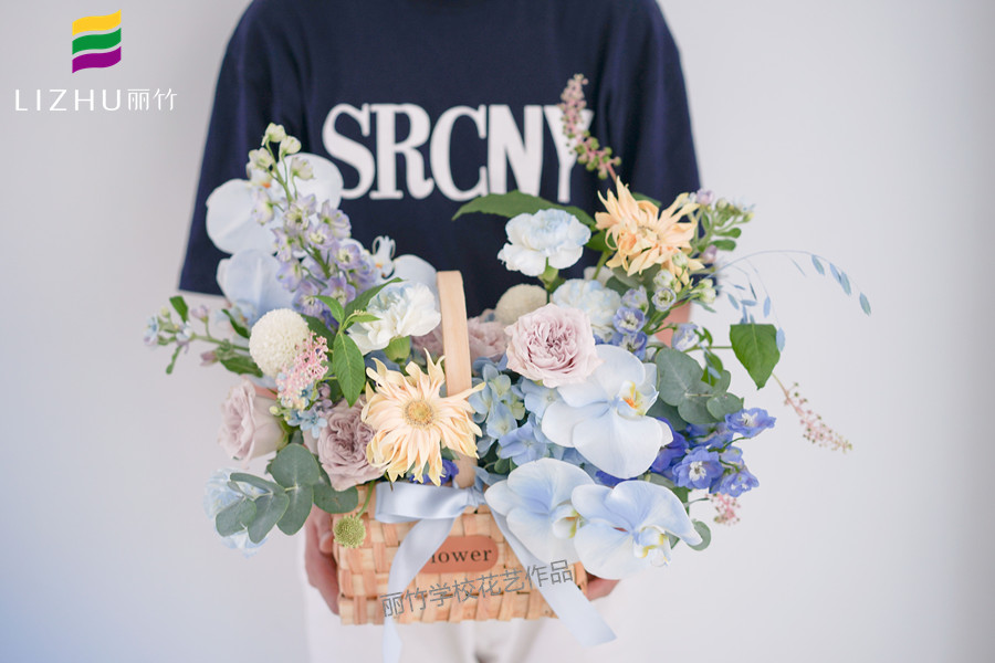 韓式手提花籃，廣西花藝插花學(xué)校作品