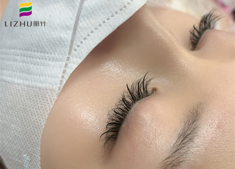 美睫初學(xué)者操作技巧，南寧美睫專(zhuān)業(yè)培訓(xùn)班課程