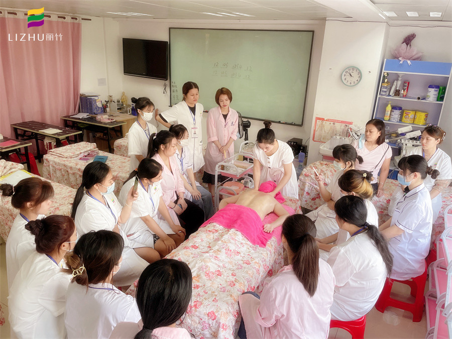 精油開(kāi)背和拔火罐的好處，身體養(yǎng)生培訓(xùn)課程