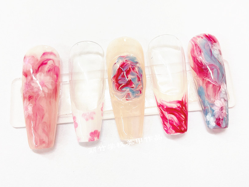 暈染液美甲圖片，廣西南寧美甲師培訓(xùn)作品