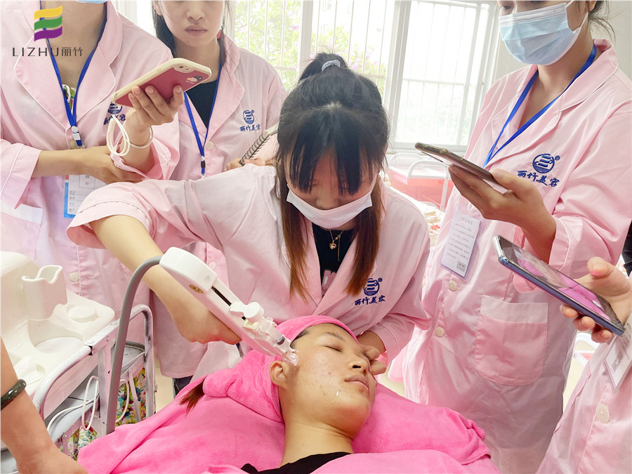 如何延長美容儀器使用時間？南寧美容儀器培訓(xùn)班教你