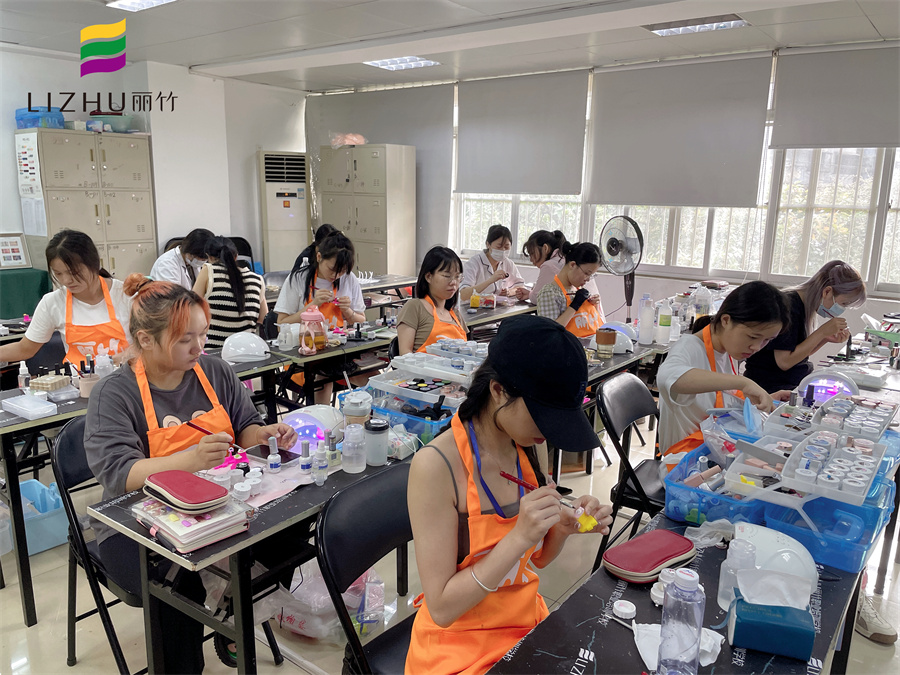 南寧美甲學(xué)校哪家好？南寧美甲學(xué)校哪家有實力？