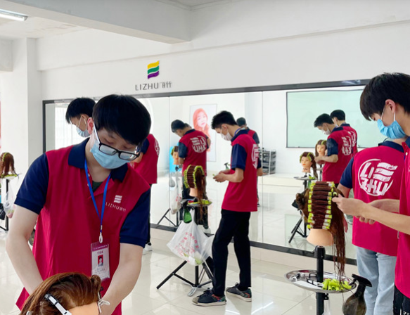 美發(fā)初學(xué)者上杠技巧，廣西燙染學(xué)校學(xué)上杠