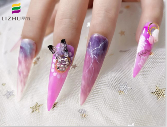 紫色霧霾美甲，南寧培訓(xùn)美甲師作品欣賞