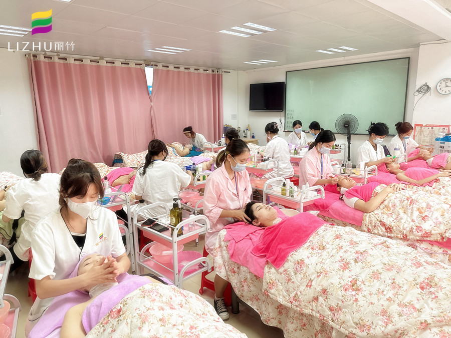 面部眼唇鼻的護(hù)理，廣西皮膚管理培訓(xùn)班教你方法