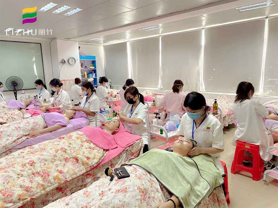 秋季如何敷面膜？南寧面部護(hù)理基礎(chǔ)班課程分享