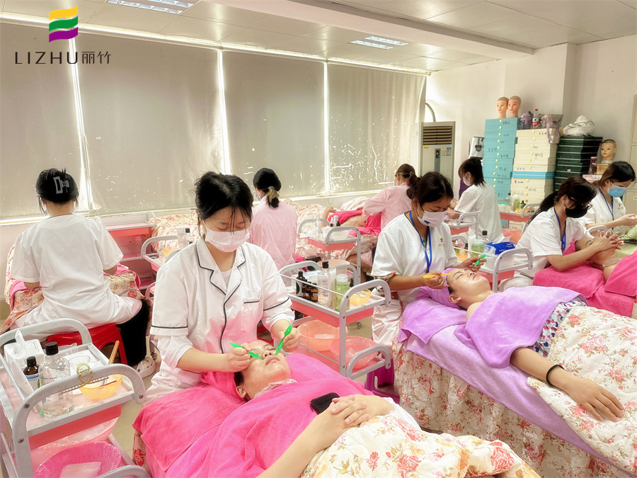 眼部撥筋的注意事項(xiàng)，南寧皮膚管理培訓(xùn)班分享貼士