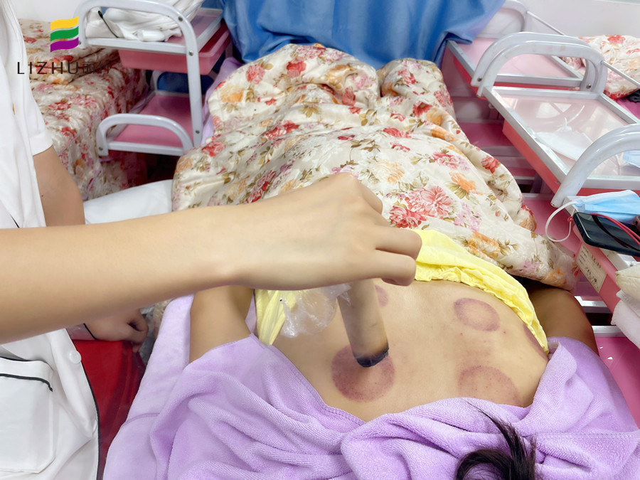 艾條艾灸注意事項(xiàng) ，廣西美容職業(yè)學(xué)校實(shí)操演示