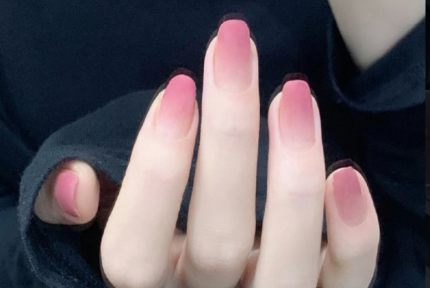 秋冬美甲圖顯手白，廣西美甲培訓(xùn)教育推薦