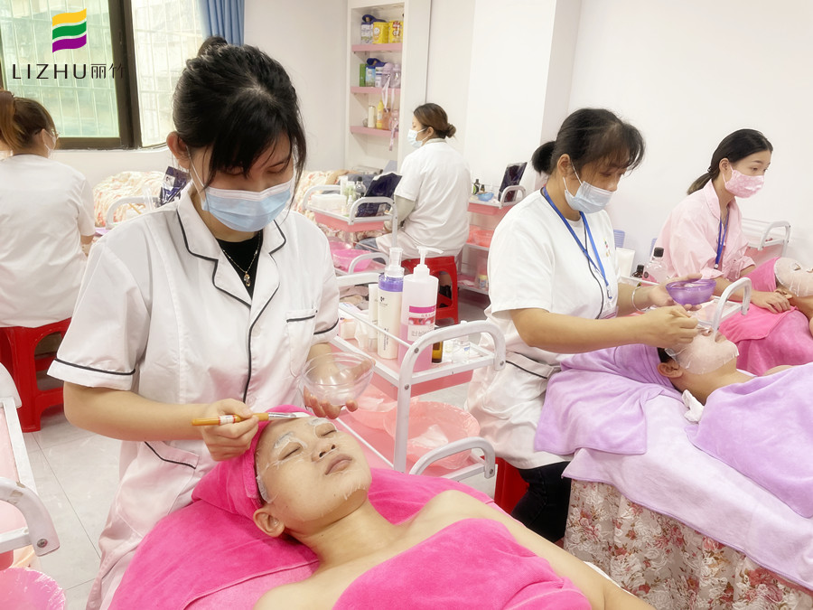 哪些因素造成皮膚反復(fù)過敏？南寧哪里可以學(xué)皮膚管理